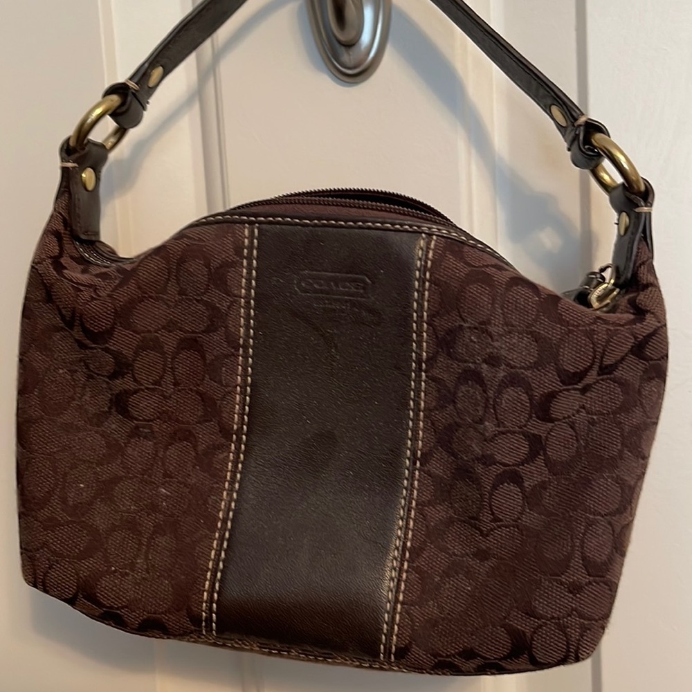 Coach small purse. Excellent condition.